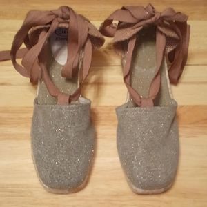 From Anita's Closet Joan & David size 6 Tan. NWT